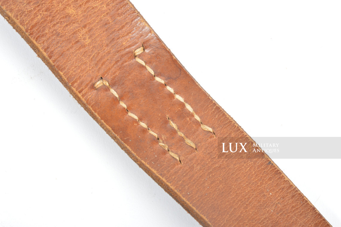 Unissued German late-war leather combat y-straps, RBNr « 0/0560/0055 » - photo 24