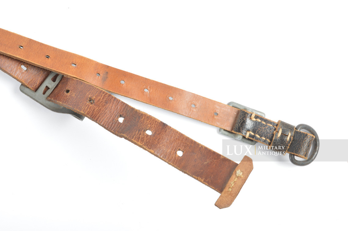 Unissued German late-war leather combat y-straps, RBNr « 0/0560/0055 » - photo 26