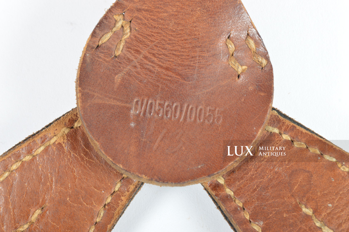 Unissued German late-war leather combat y-straps, RBNr « 0/0560/0055 » - photo 27