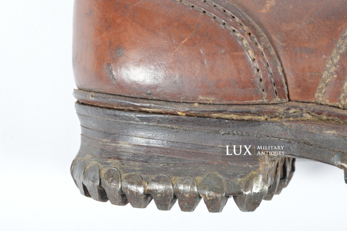 Paire de brodequins allemands des troupes de montagne, « Gebirgsjäger » - photo 26