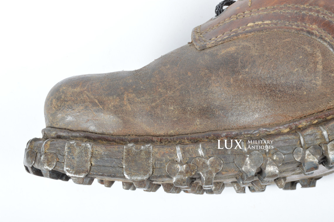 Paire de brodequins allemands des troupes de montagne, « Gebirgsjäger » - photo 31