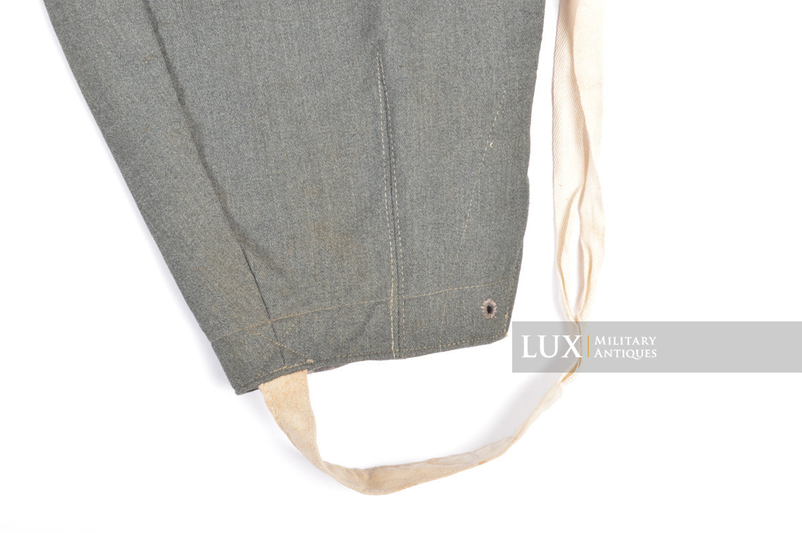 Unissued Heer / Waffen-SS M43 gabardine combat trousers, « Keilhose » - photo 19