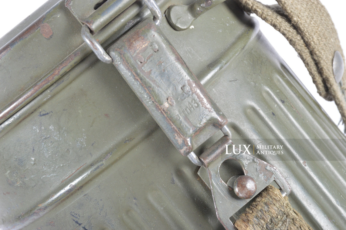 Boîtier de masque anti-gaz allemand fin de guerre, « nominatif » - photo 10