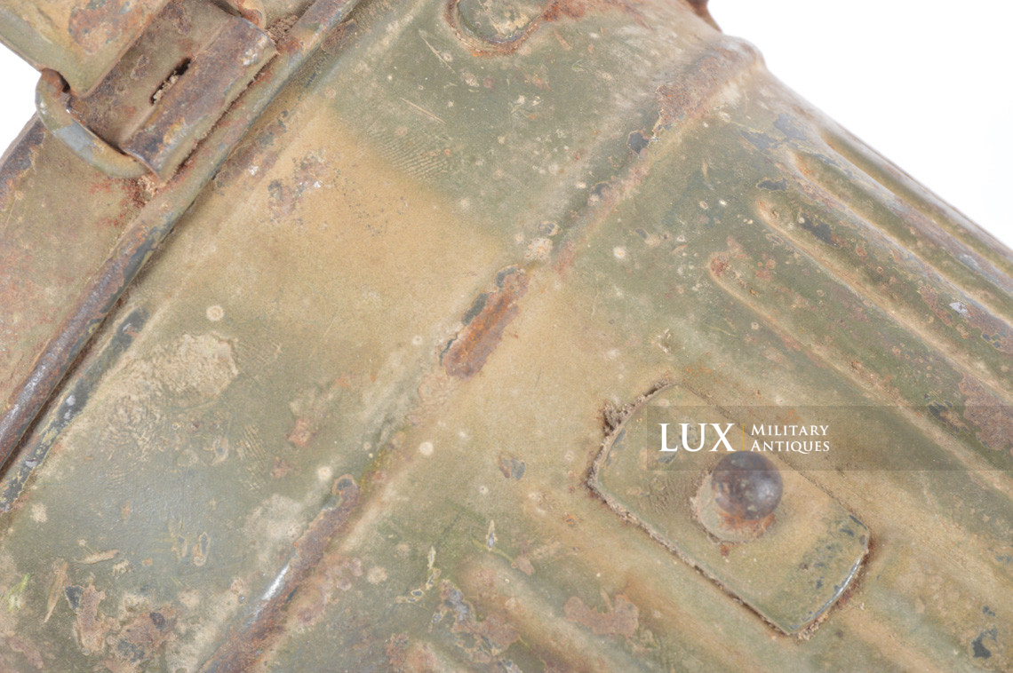 German three tone camouflage gasmask canister, « untouched / as found » - photo 24