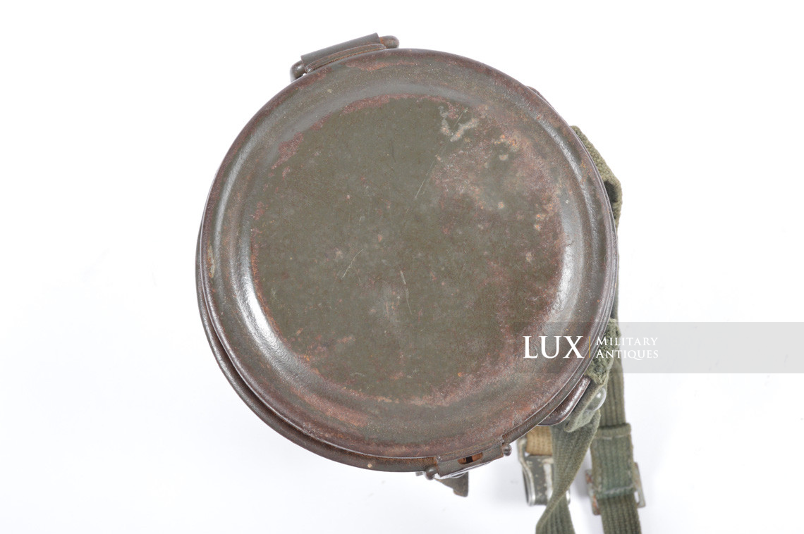 Late-war German gas mask canister set, « named » - photo 12