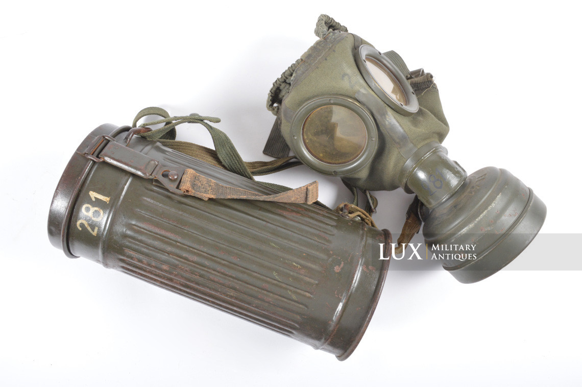 Late-war German gas mask canister set, « named » - photo 4