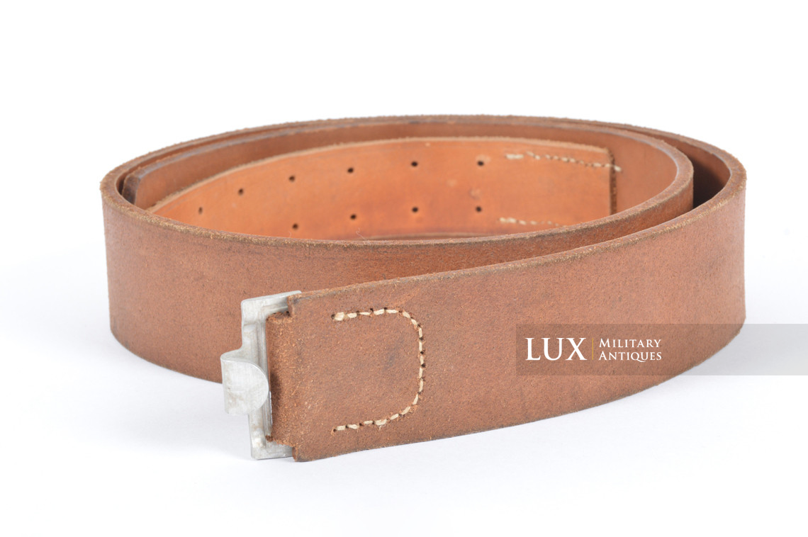 Unissued early German leather belt in natural brown leather, « LLG 1938 » - photo 4