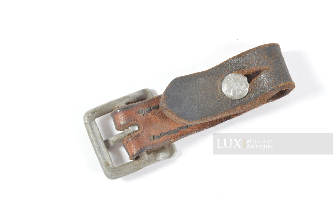 Petite partie de jugulaire de casque allemand précoce - photo 7