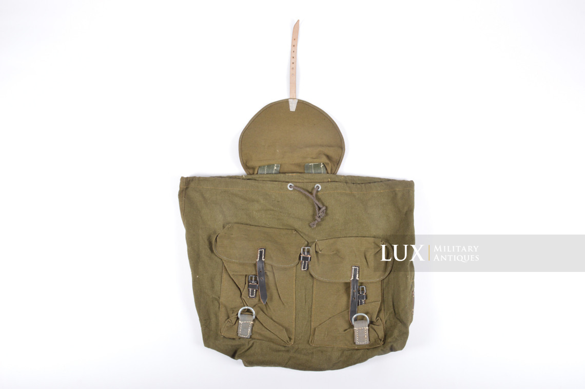 Unissued German late-war combat backpack, « RB-Nr. 0/0766/0004 » - photo 13