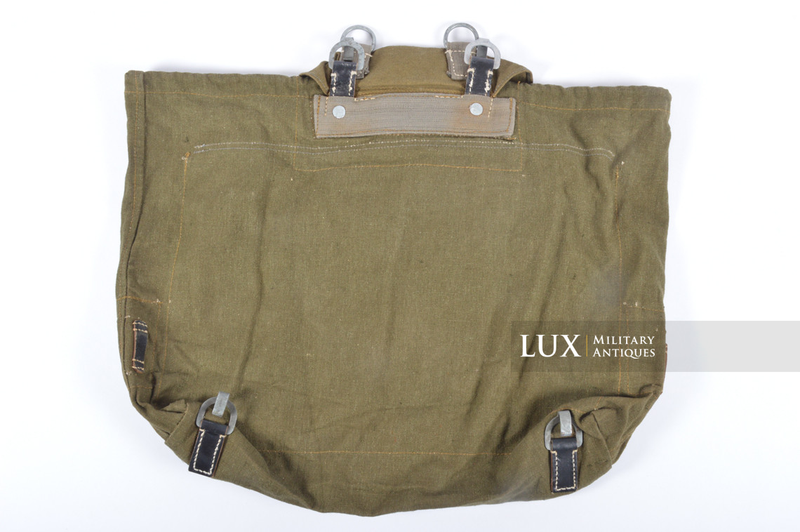 Unissued German late-war combat backpack, « RB-Nr. 0/0766/0004 » - photo 17