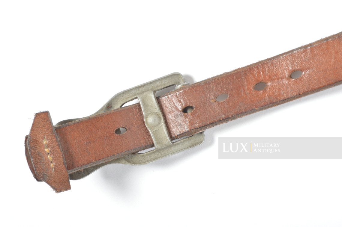 German light Y-straps in natural brown leather, « 1939 » - photo 13