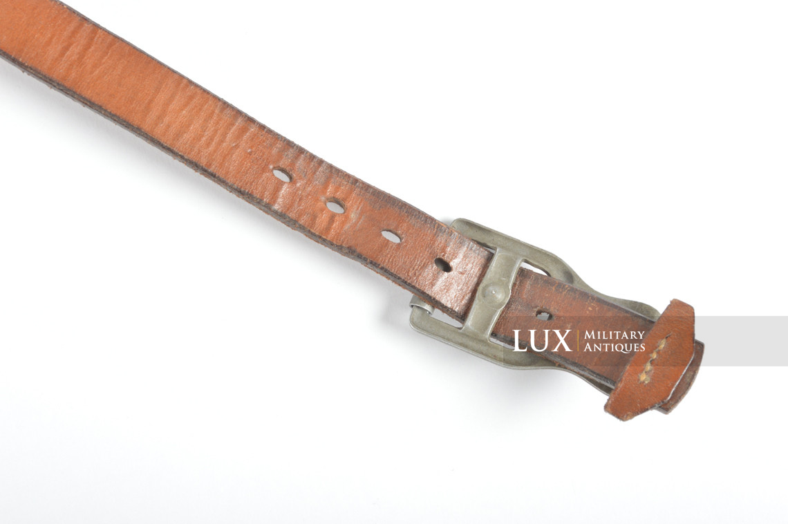 German light Y-straps in natural brown leather, « 1939 » - photo 15