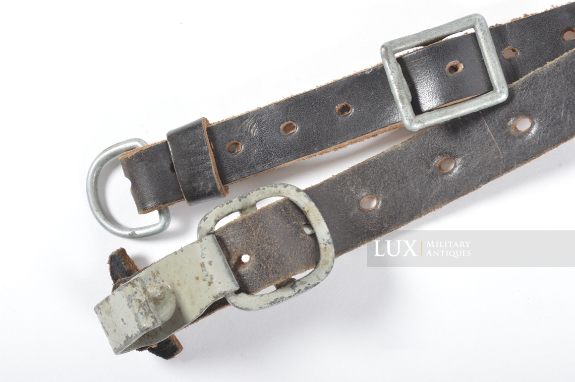 Unissued late-war Heer / Waffen-SS Y-straps, riveted construction, « RBNr. 0/0766/0004 » - photo 8