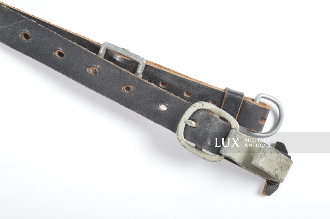 Unissued late-war Heer / Waffen-SS Y-straps, riveted construction, « RBNr. 0/0766/0004 » - photo 14