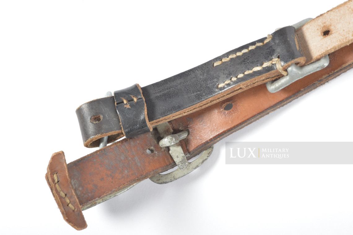 Unissued late-war Heer / Waffen-SS Y-straps, riveted construction, « RBNr. 0/0766/0004 » - photo 19