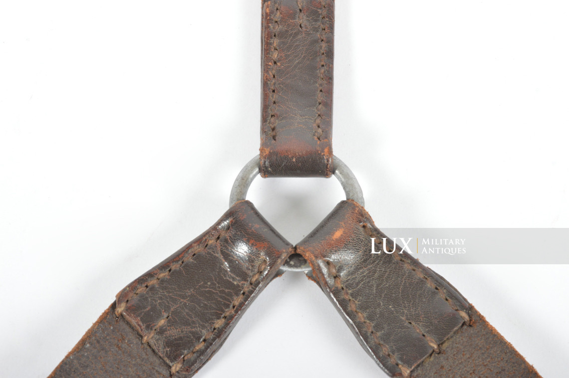 Early Luftwaffe Y-straps in chocolate brown leather, « 1938 » - photo 9