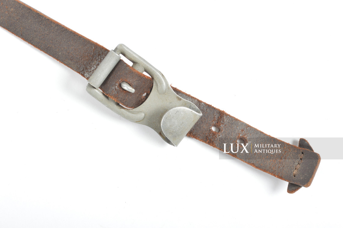Early Luftwaffe Y-straps in chocolate brown leather, « 1938 » - photo 10