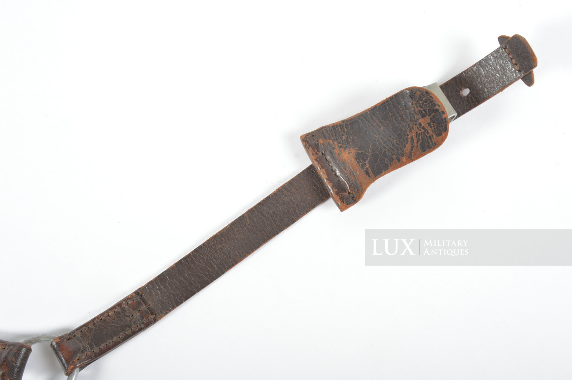 Early Luftwaffe Y-straps in chocolate brown leather, « 1938 » - photo 11