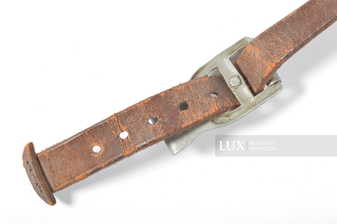 Early Luftwaffe Y-straps in chocolate brown leather, « 1938 » - photo 13