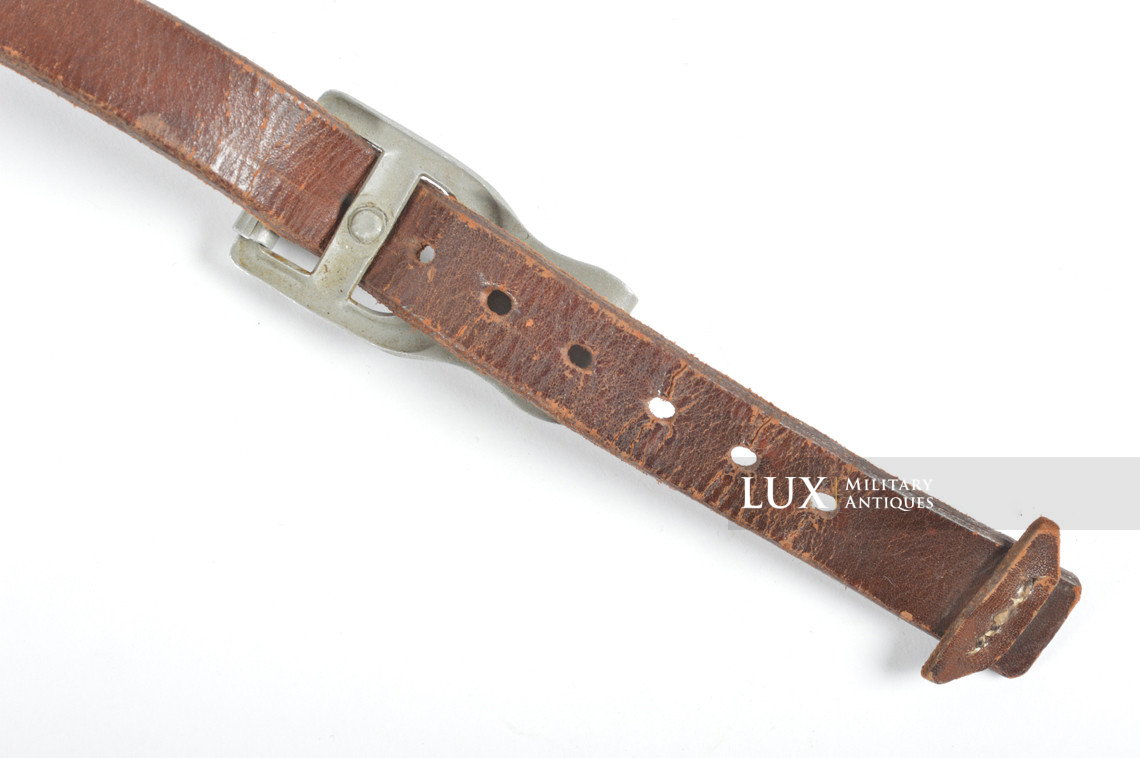 Early Luftwaffe Y-straps in chocolate brown leather, « 1938 » - photo 15