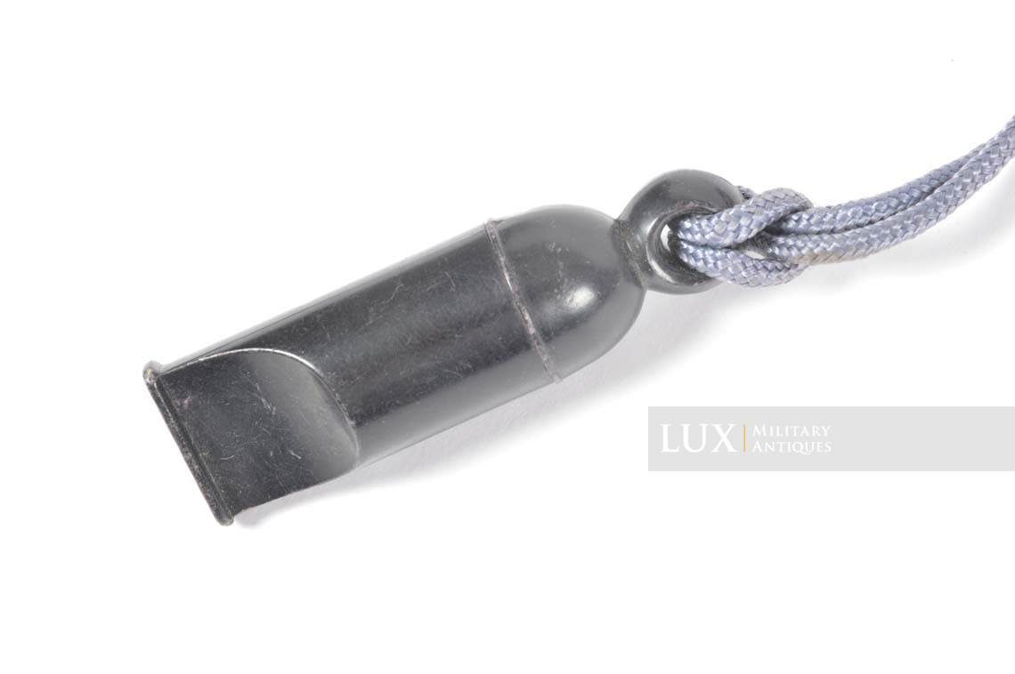 Unissued Luftwaffe NCO/Officers whistle, « WL » - photo 9