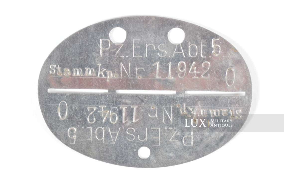 German Heer Panzer collar tabs with soldiers dog tag, « Pz. Ers. Abt.5 » - photo 13