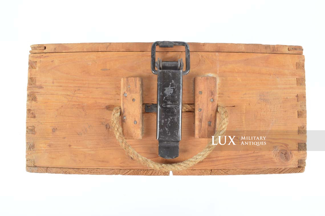 Late-war German wooden ammunition case for k98 / MP44, « Patronenkasten 900 » - photo 11