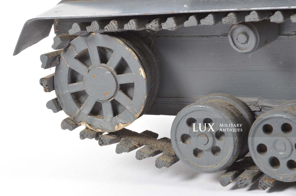 Maquette allemande d’instruction en bois d’un char, « PZ.K.W. III » - photo 9