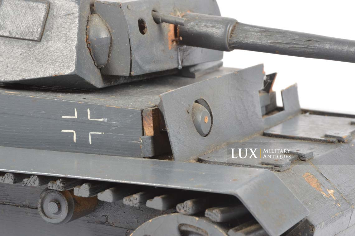 Maquette allemande d’instruction en bois d’un char, « PZ.K.W. III » - photo 13