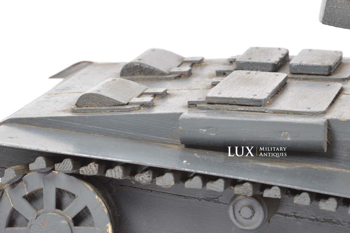 Maquette allemande d’instruction en bois d’un char, « PZ.K.W. III » - photo 15