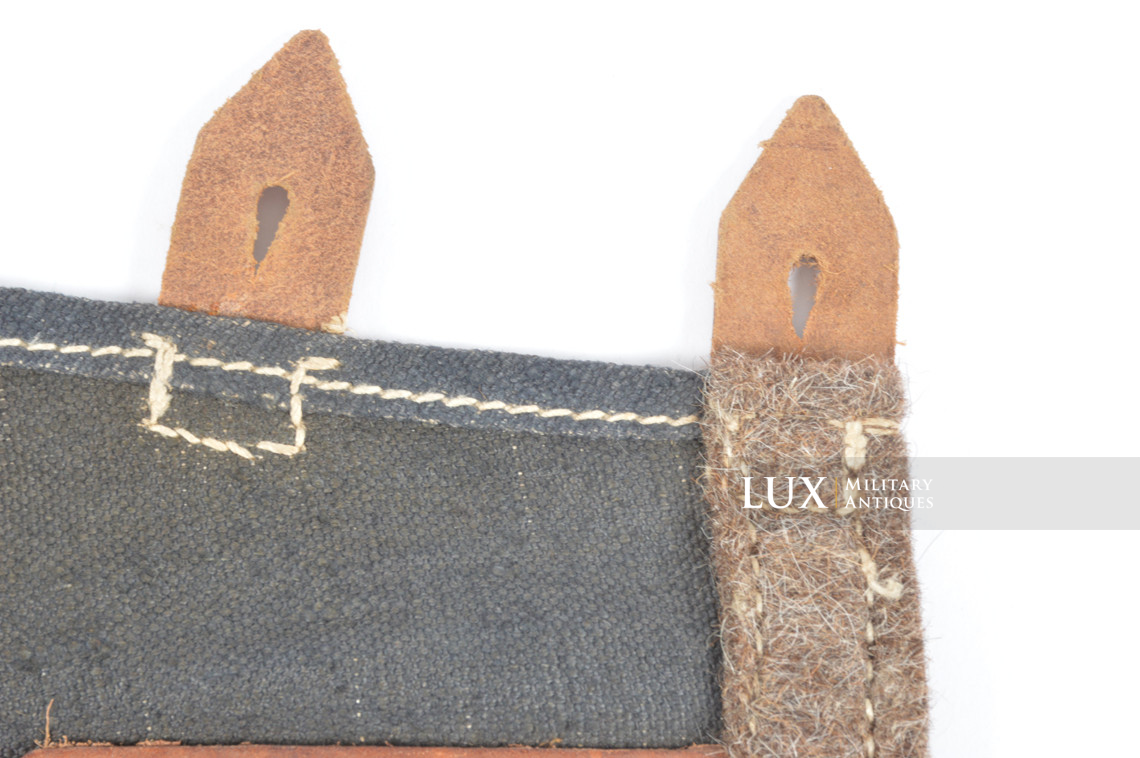 Unissued mid-war German k98 blue canvas receiver cover, « jgh1942 » - photo 16