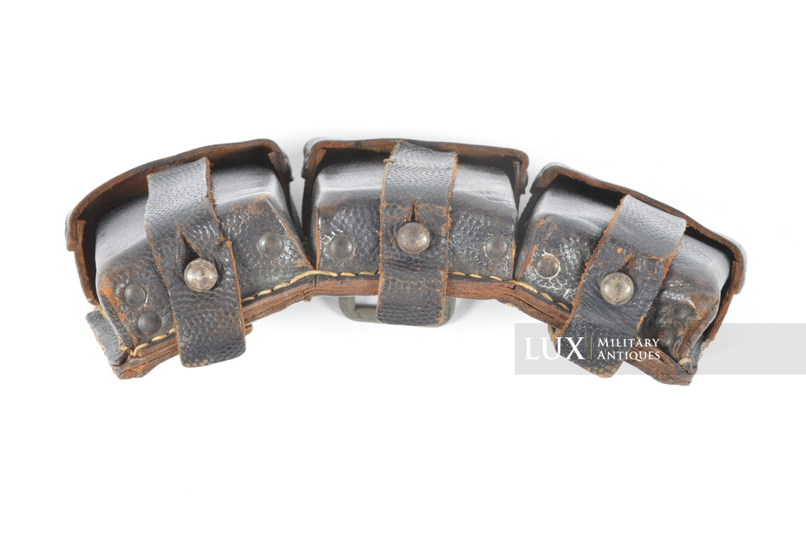 Matching pair of late war k98 ammunition pouches, « kvz 1944 » - photo 12