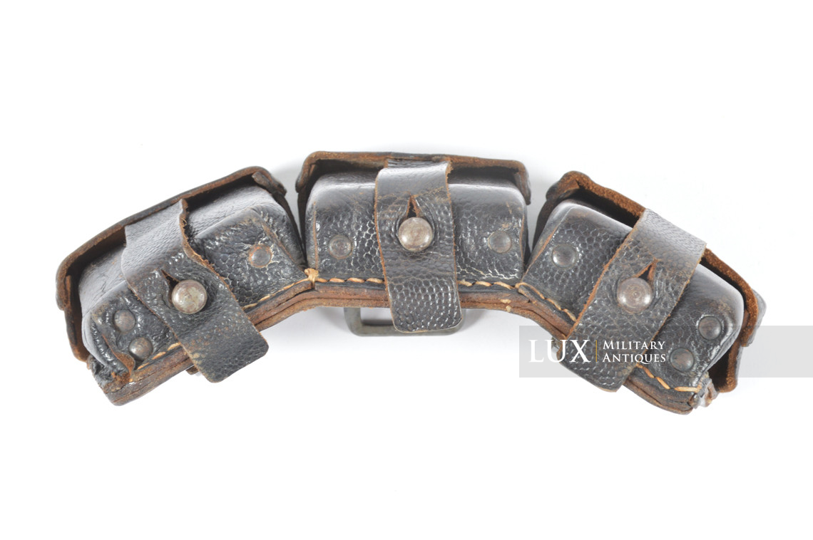 Matching pair of late war k98 ammunition pouches, « kvz 1944 » - photo 17
