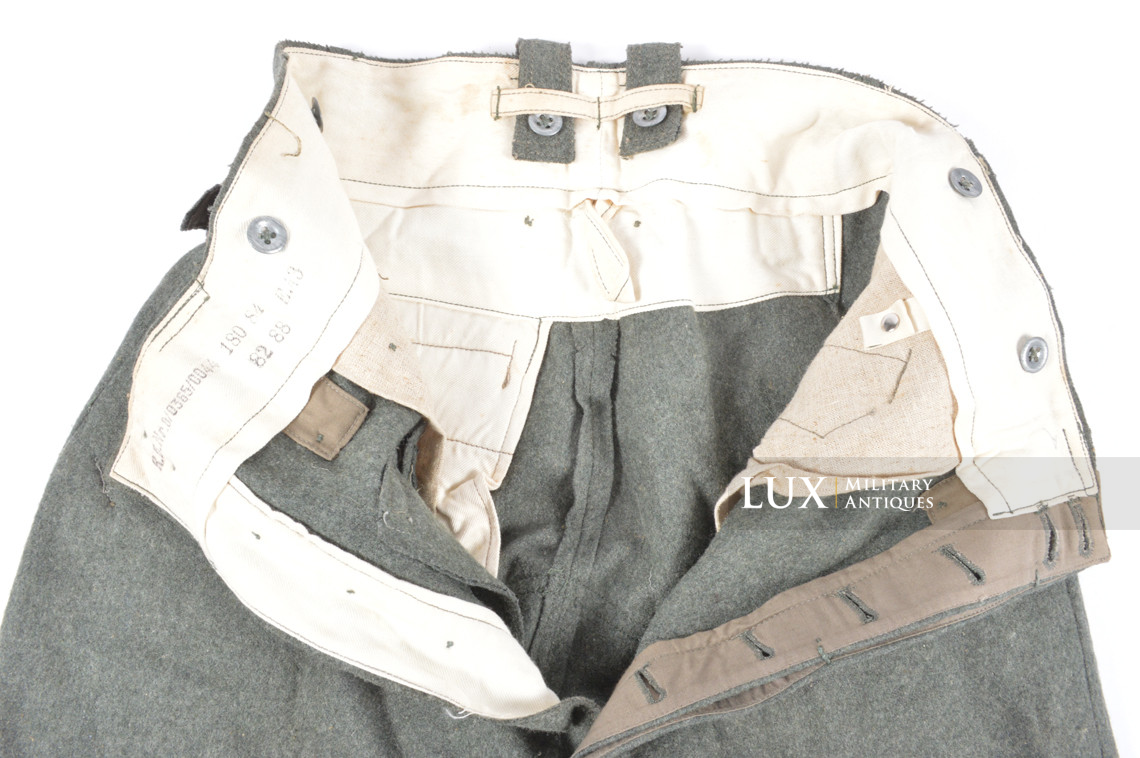 Unissued Heer / Waffen-SS M43 combat service trousers, « Keilhose » - photo 25