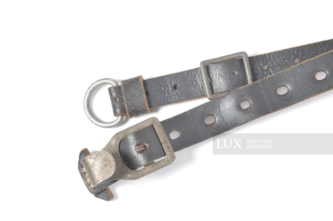 Unissued late-war Heer / Waffen-SS Y-straps, « RME45 » - photo 7