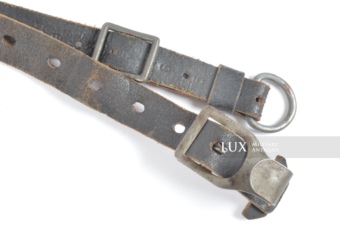 Unissued late-war Heer / Waffen-SS Y-straps, « RME45 » - photo 13