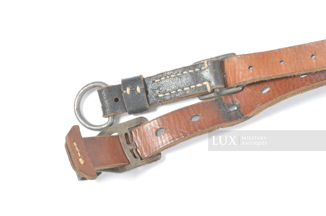 Unissued late-war Heer / Waffen-SS Y-straps, « RME45 » - photo 16