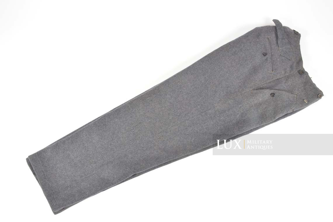 Pantalon M40 Luftwaffe fin de guerre, état neuf, « RBNr » - photo 11