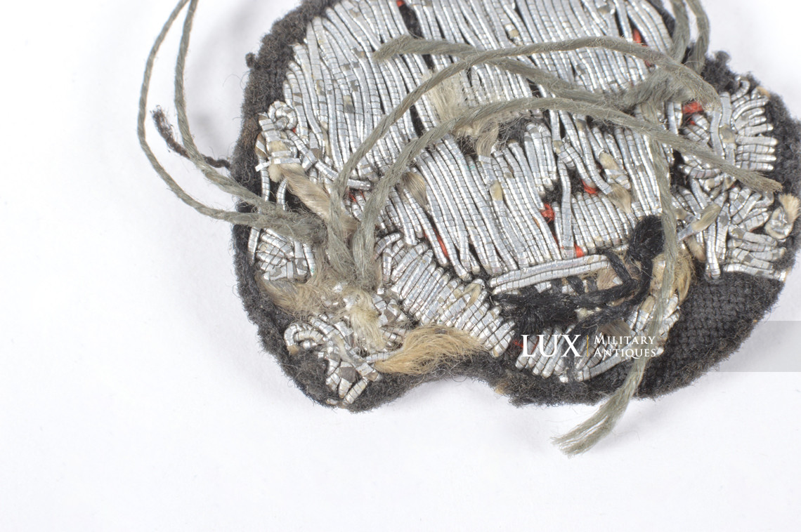 Rare tête de mort Waffen-SS coupée d’un coin de col Totenkopf, « GI’s Souvenir » - photo 11