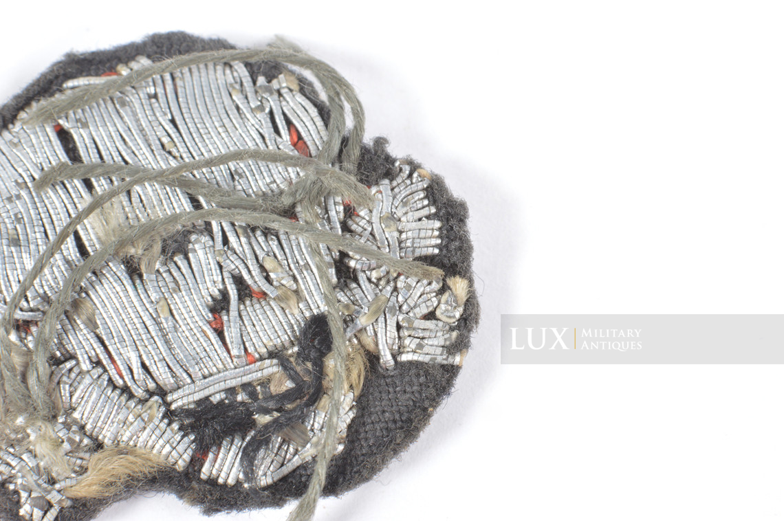 Rare tête de mort Waffen-SS coupée d’un coin de col Totenkopf, « GI’s Souvenir » - photo 12