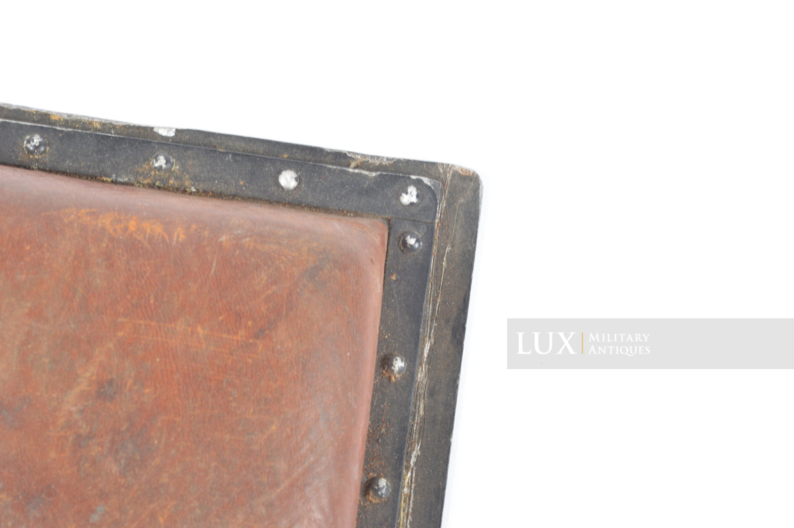 Coussin en cuir de radios allemandes - photo 8