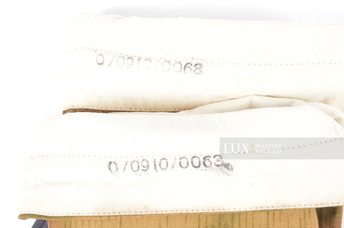 Unissued German Heer / Luftwaffe tan / water pattern reversible to white winter camouflage gloves, « RBNr » - photo 9