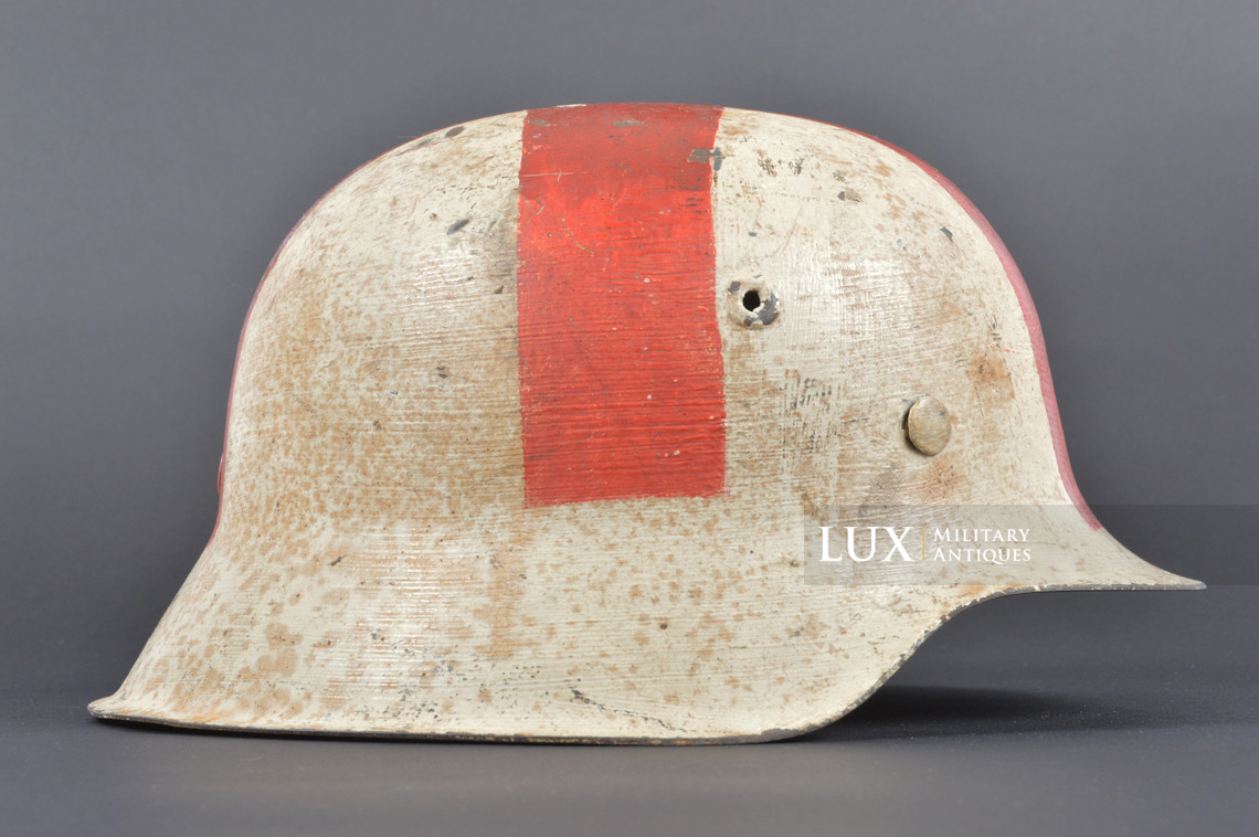 Rare M42 Heer combat medics helmet, « NS62 » - photo 11