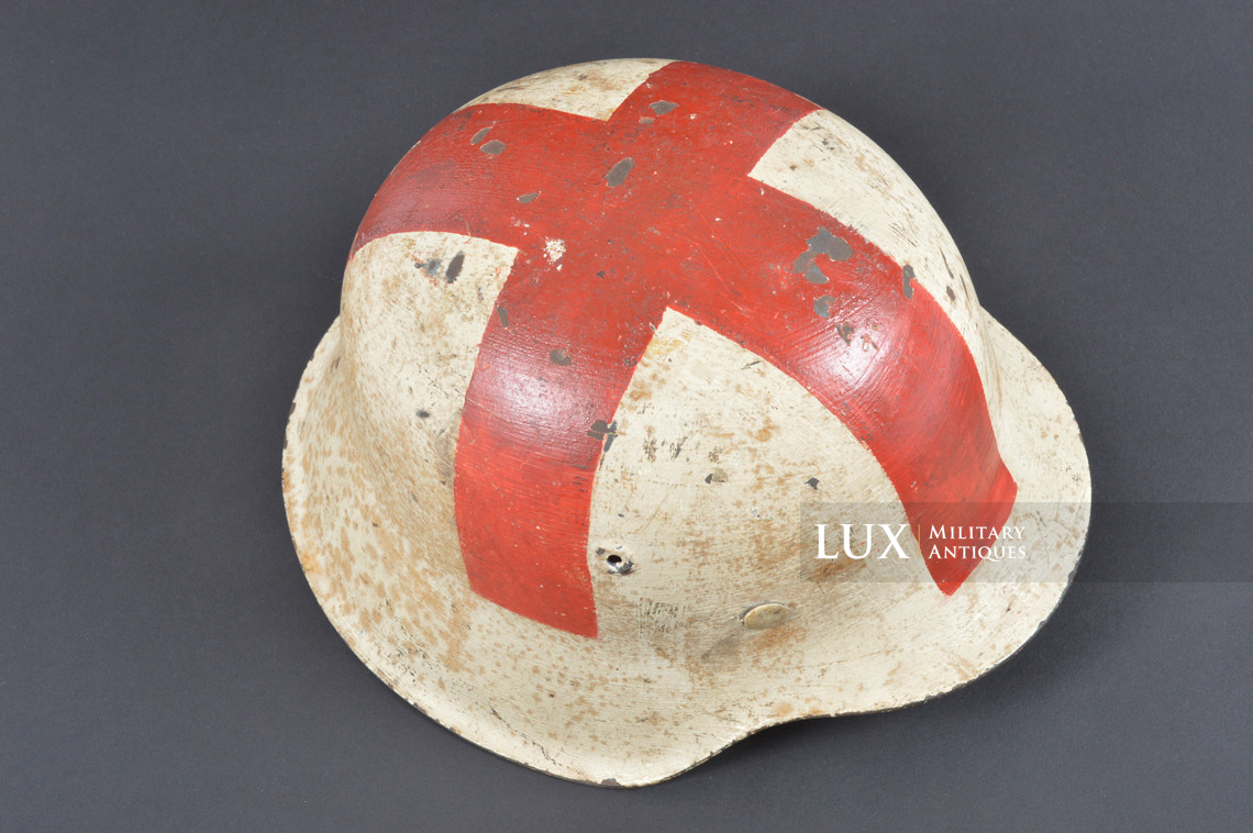 Rare M42 Heer combat medics helmet, « NS62 » - photo 16