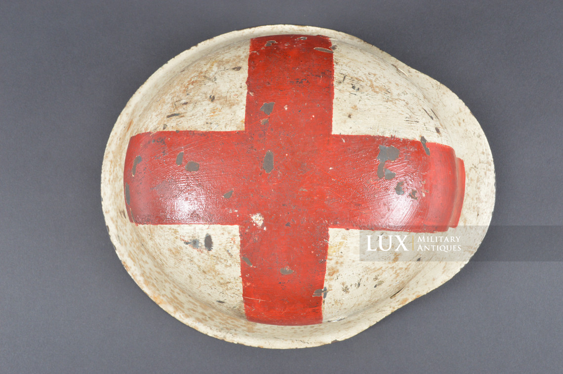 Rare M42 Heer combat medics helmet, « NS62 » - photo 17