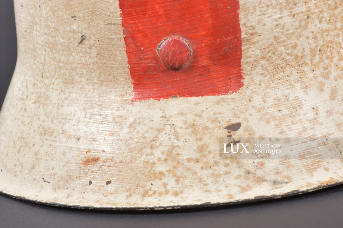 Rare M42 Heer combat medics helmet, « NS62 » - photo 28