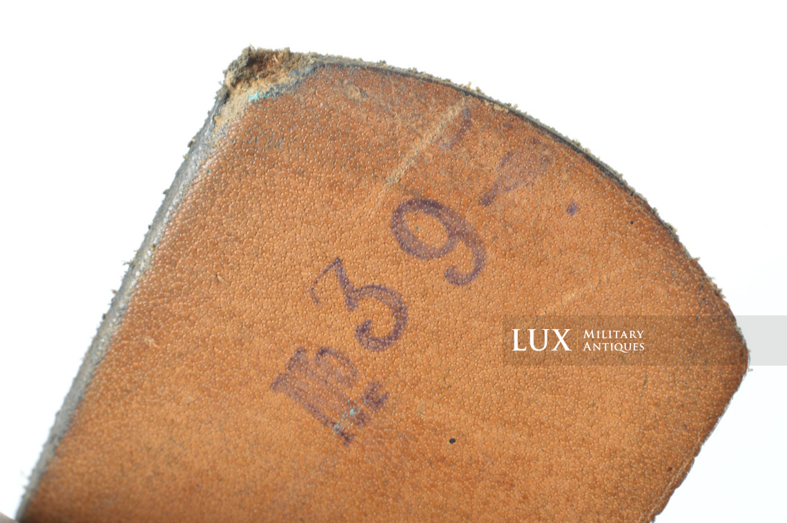Mid-war German Luftwaffe combat service leather belt - photo 11