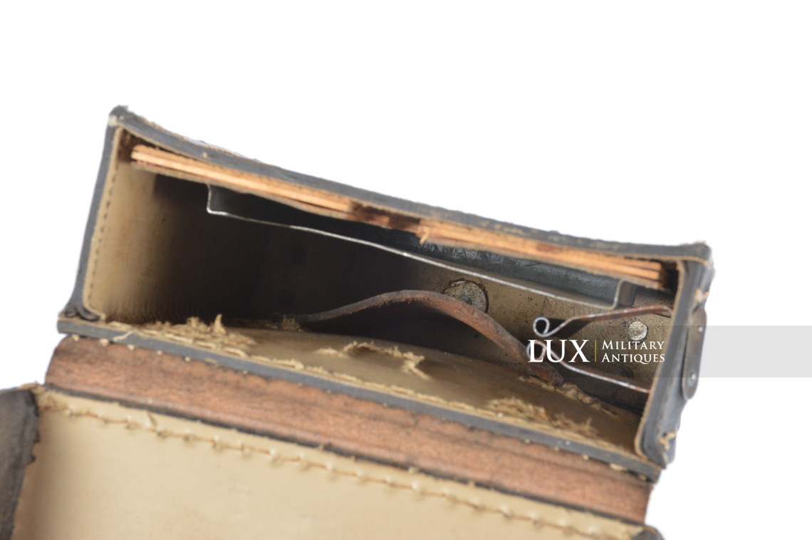 Trousse d'entretien MG34/42 fin de guerre en carton pressé noir & jaune sable, « oaz4 » - photo 15