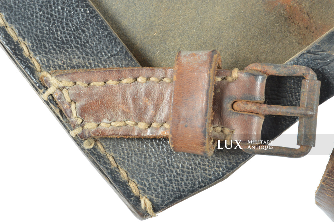 German entrenching tool carrying case in black pressed cardboard, « jmb 1943 » - photo 10
