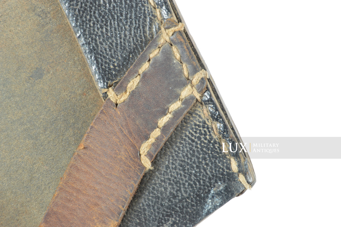 German entrenching tool carrying case in black pressed cardboard, « jmb 1943 » - photo 11